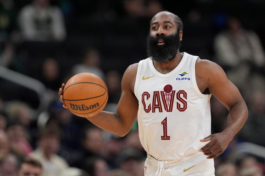 mk体育-哈登27+5+6莫布利27+15 骑士123-116胜雄鹿