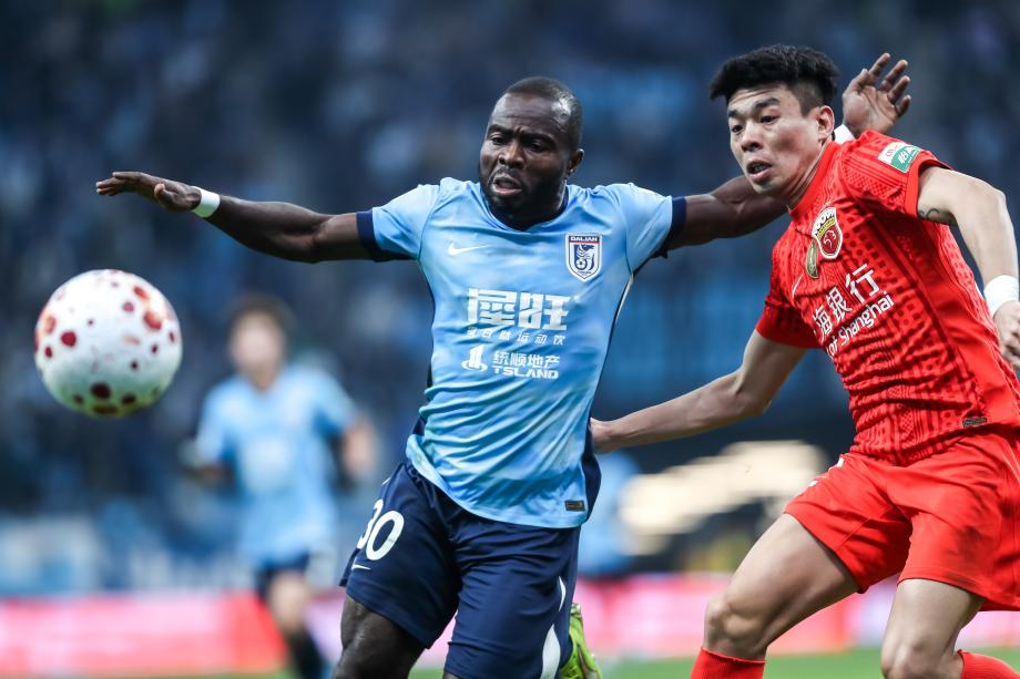 mk体育下载-马莱莱助攻阿奇姆彭建功 大连英博1-0胜上海海港